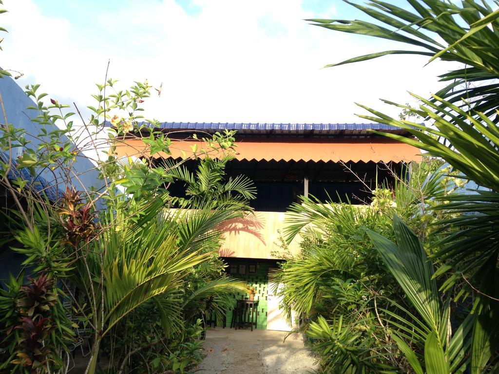 The Box Chalet Langkawi Ngoại thất bức ảnh